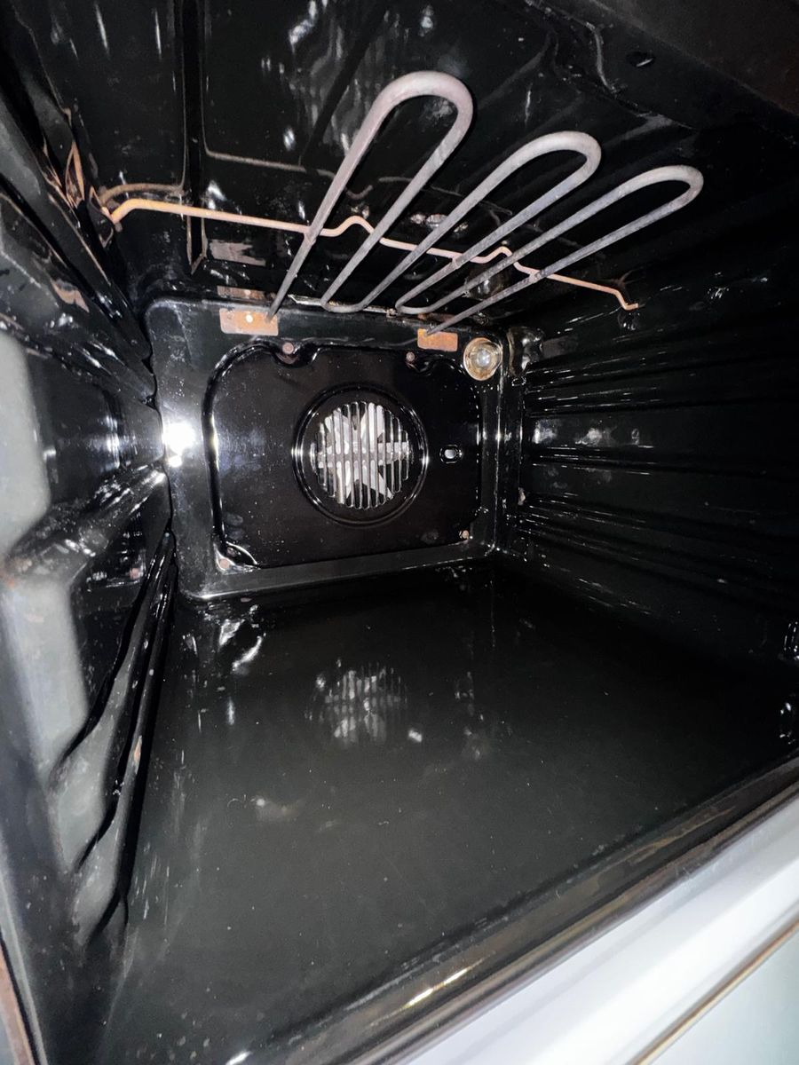 Oven interior after a Ready4Keys deep clean
